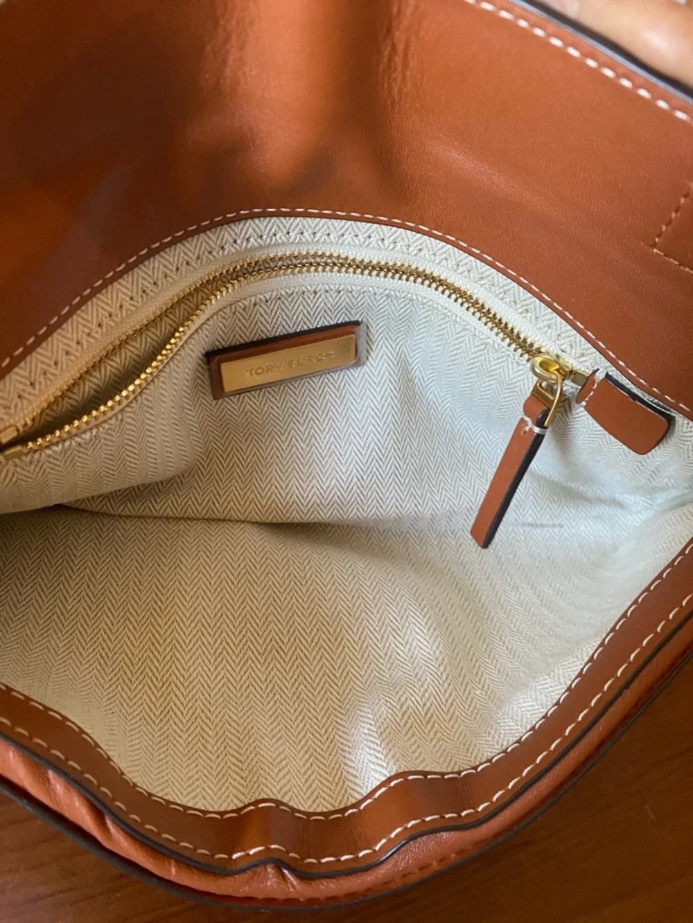 Tory Burch Miller Metal clutch Aged camello